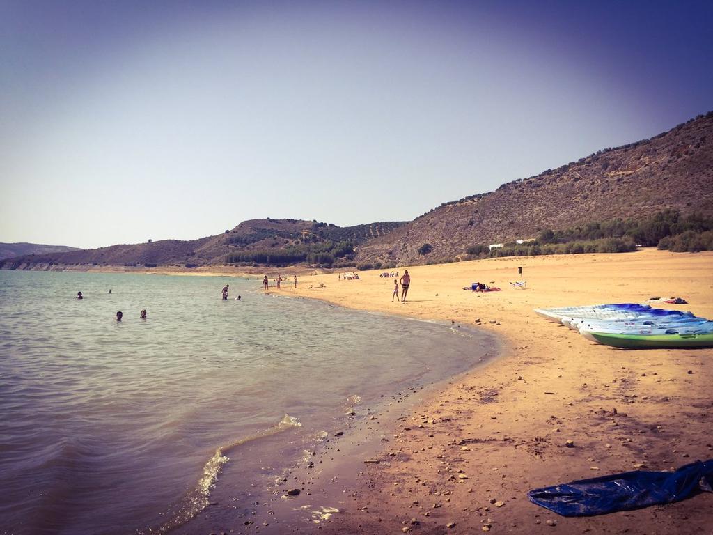 Camping Valdearenas Iznájar Eksteriør bilde