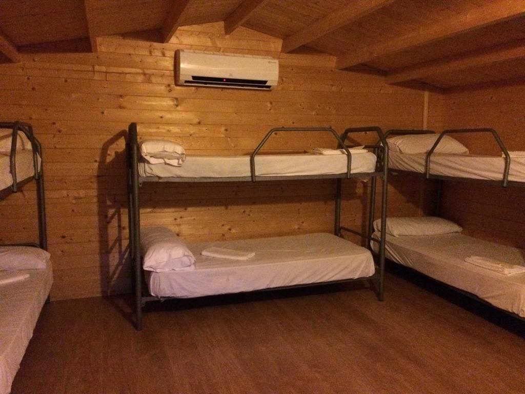 Camping Valdearenas Iznájar Eksteriør bilde